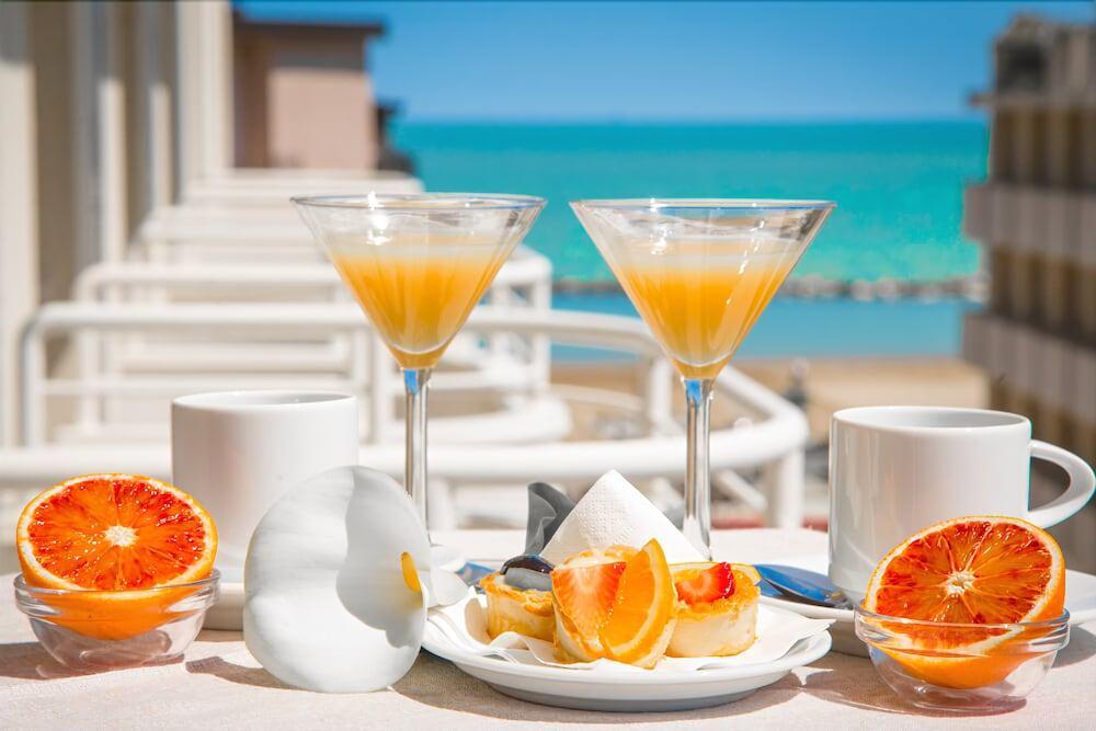 Mediterraneo Hotel & Suites Католика Екстериор снимка