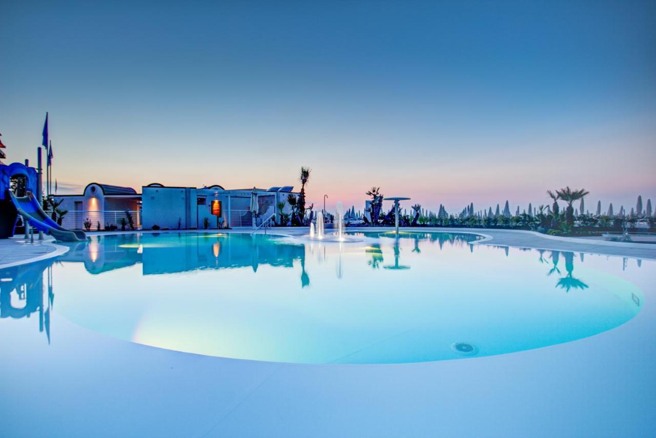 Mediterraneo Hotel & Suites Католика Екстериор снимка
