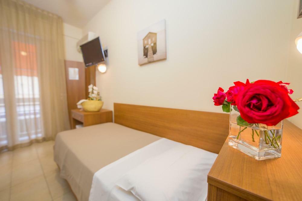 Mediterraneo Hotel & Suites Католика Екстериор снимка