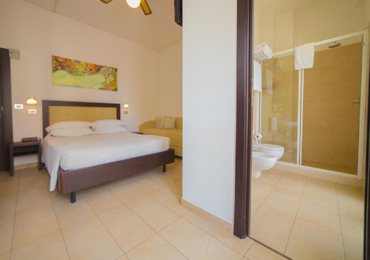 Mediterraneo Hotel & Suites Католика Екстериор снимка