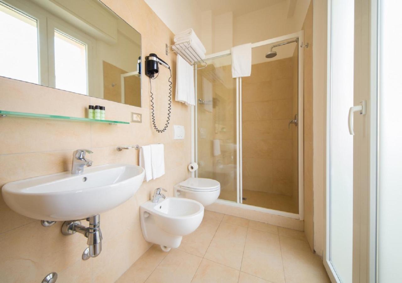 Mediterraneo Hotel & Suites Католика Екстериор снимка