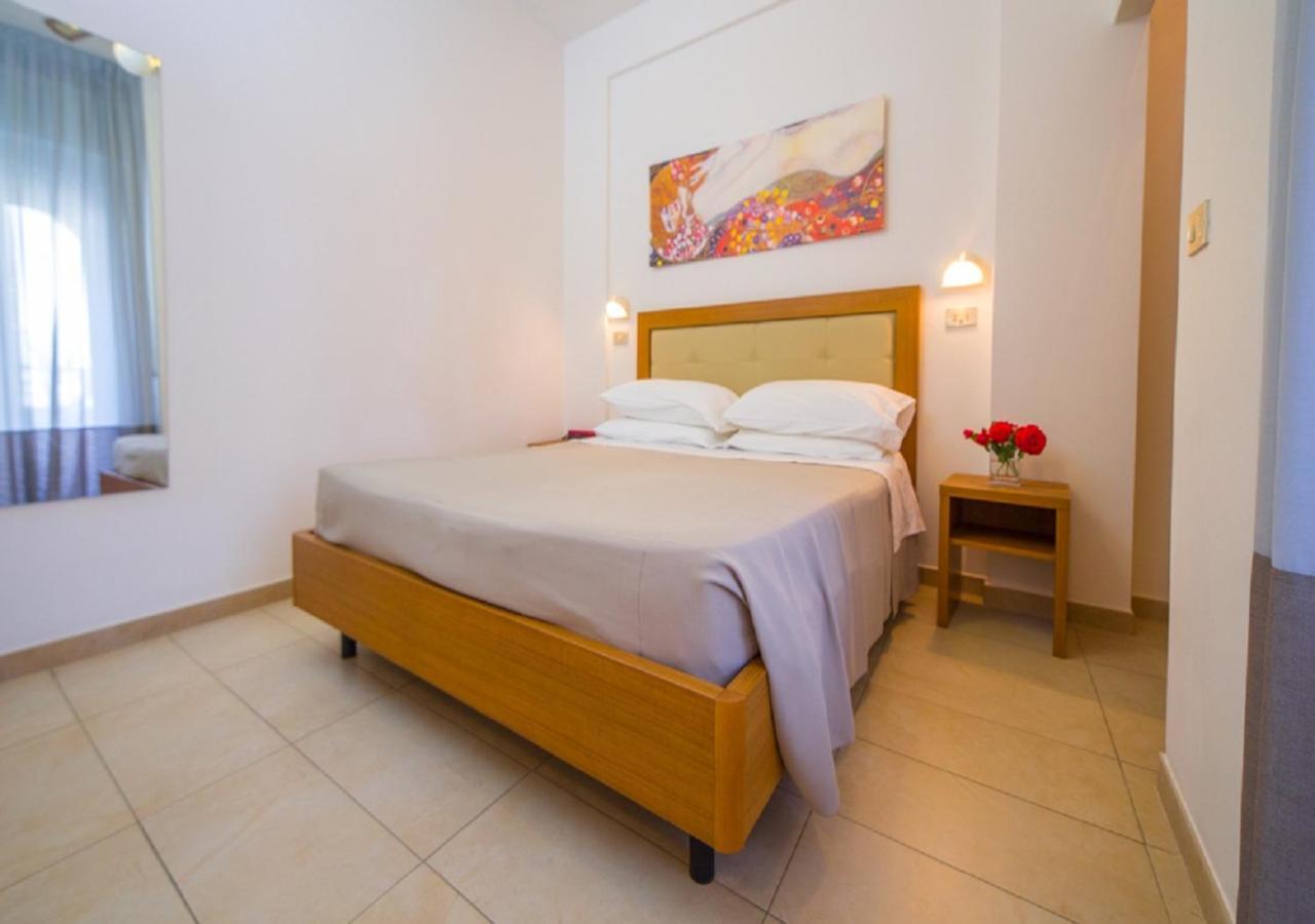 Mediterraneo Hotel & Suites Католика Екстериор снимка