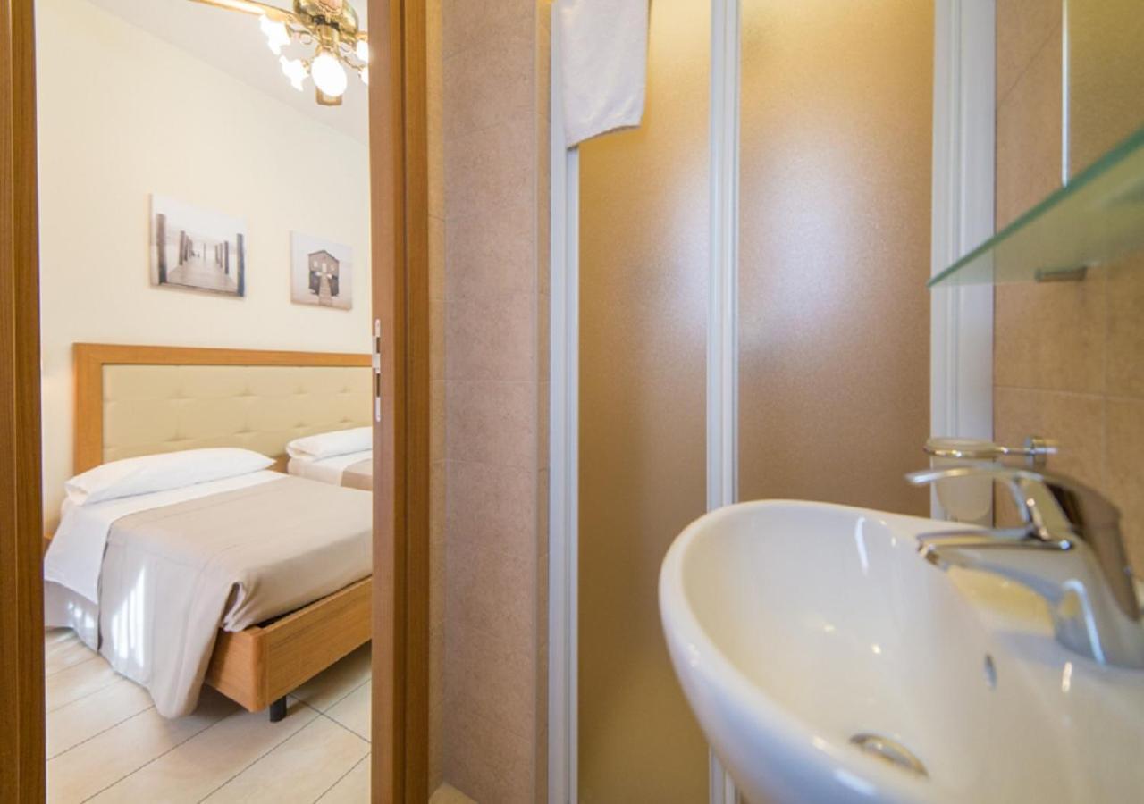 Mediterraneo Hotel & Suites Католика Екстериор снимка