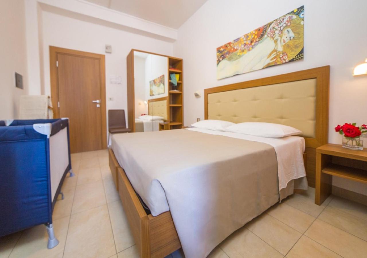 Mediterraneo Hotel & Suites Католика Екстериор снимка
