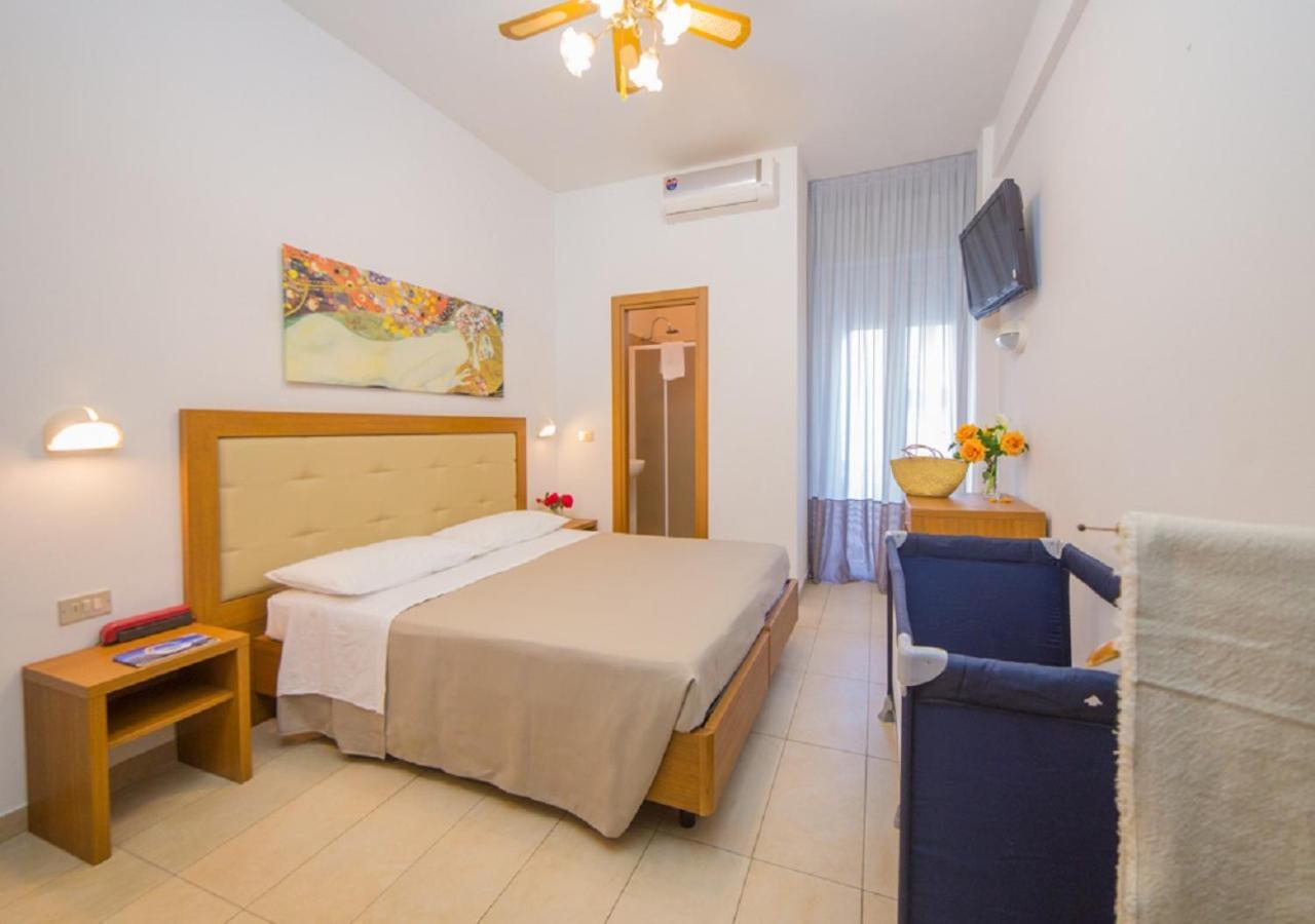 Mediterraneo Hotel & Suites Католика Екстериор снимка