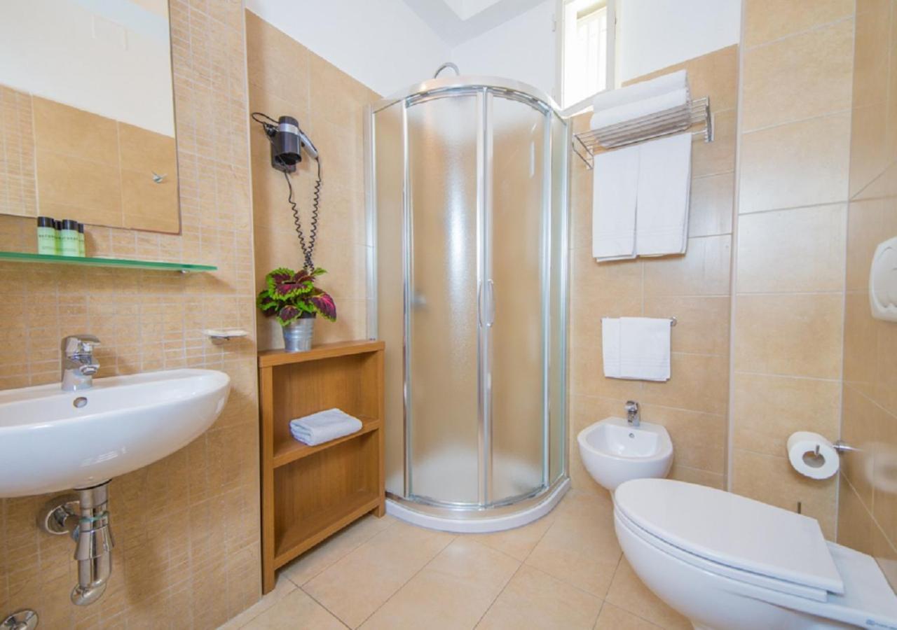 Mediterraneo Hotel & Suites Католика Екстериор снимка